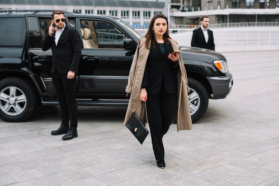 Luxurious Chauffeur Service Vs. Economic Chauffeur Service