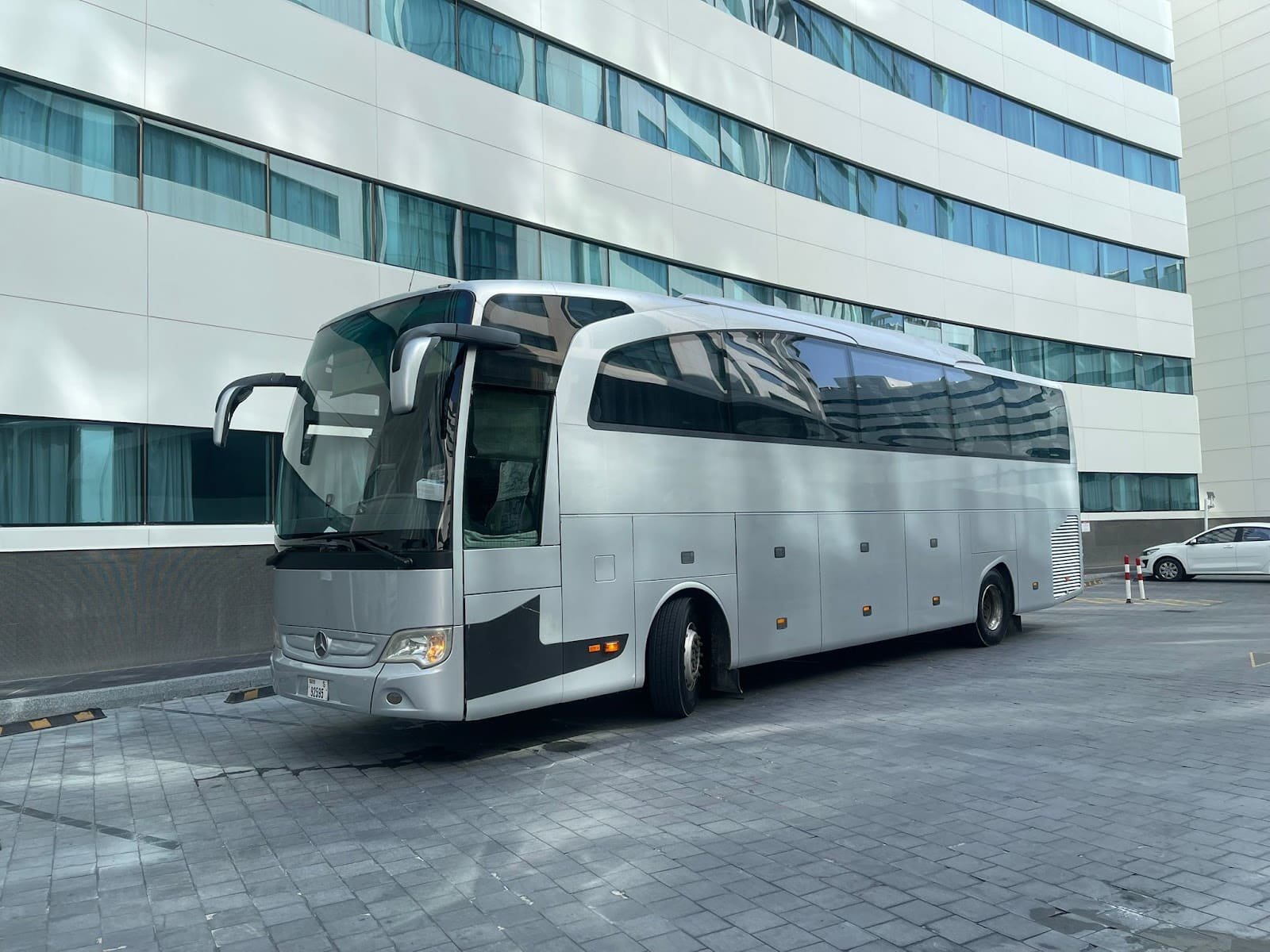 Why Mercedes Tourismo is Perfect for Big Group Travels in Qatar