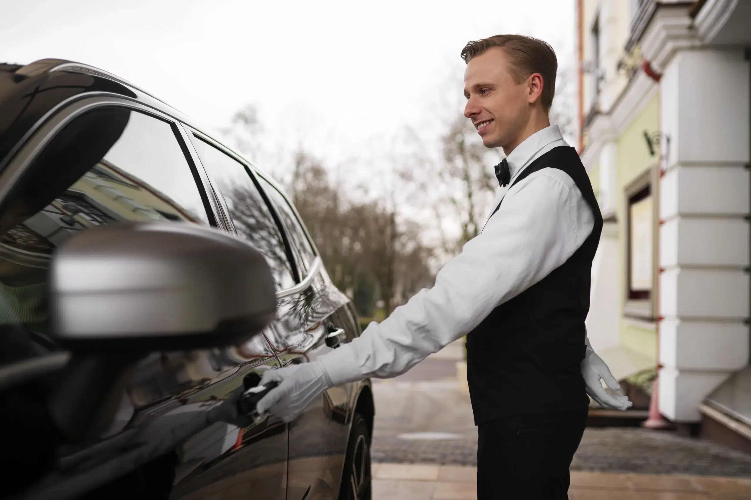 The Ultimate Guide to Stress-Free Doha Airport Transfers with a Private Chauffeur